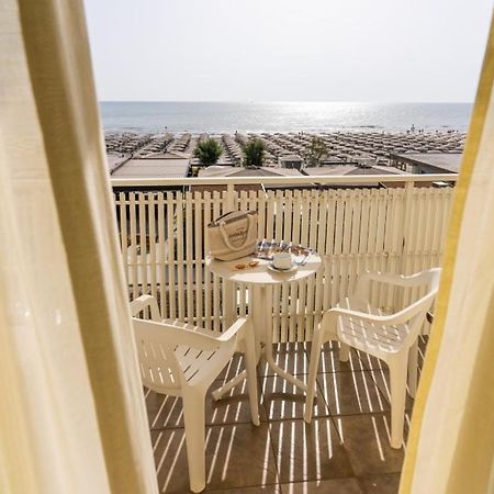 Hotel Byron Milano Marittima Zewnętrze zdjęcie