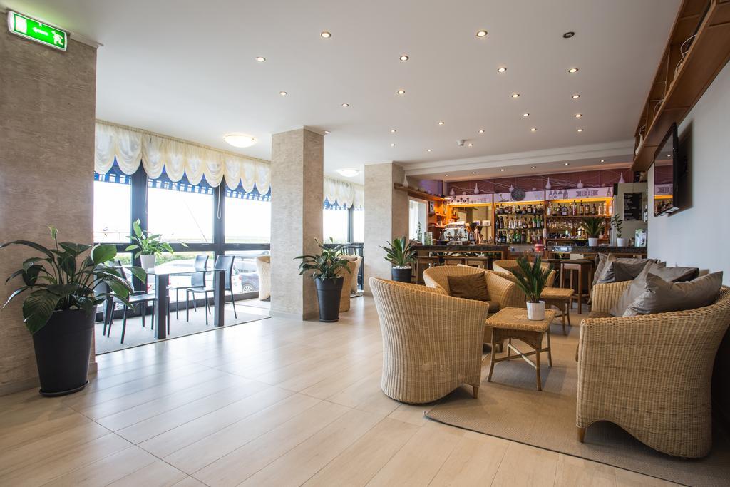 Hotel Byron Milano Marittima Zewnętrze zdjęcie