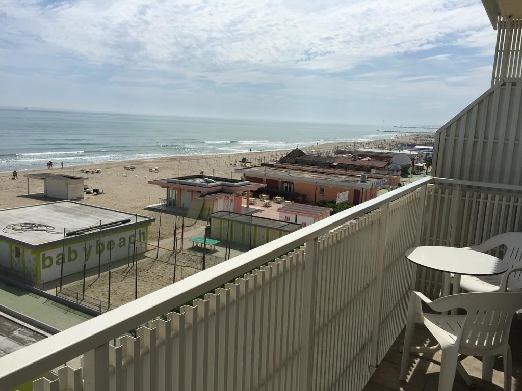 Hotel Byron Milano Marittima Zewnętrze zdjęcie