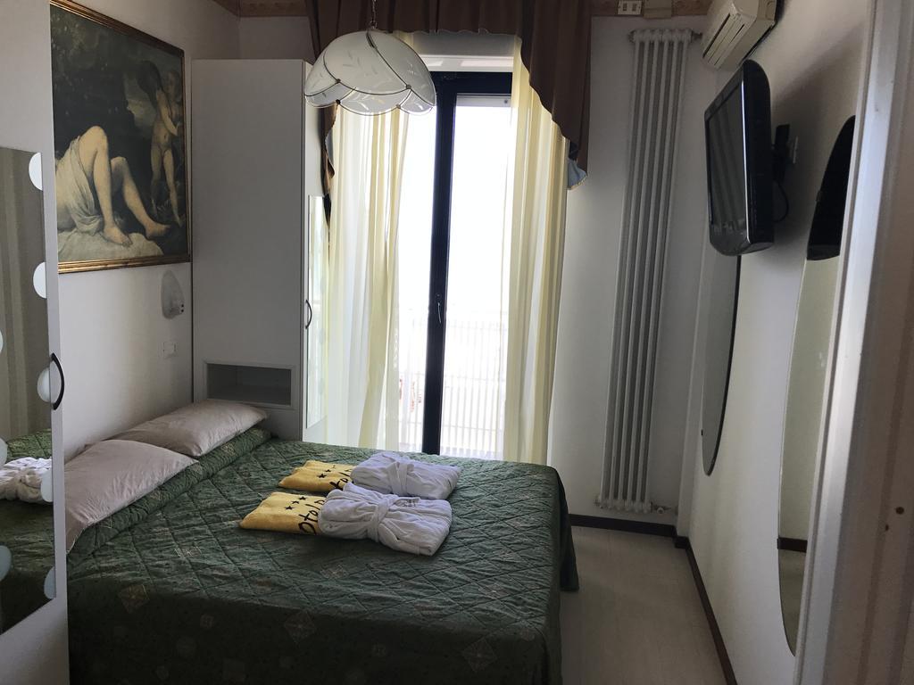 Hotel Byron Milano Marittima Zewnętrze zdjęcie