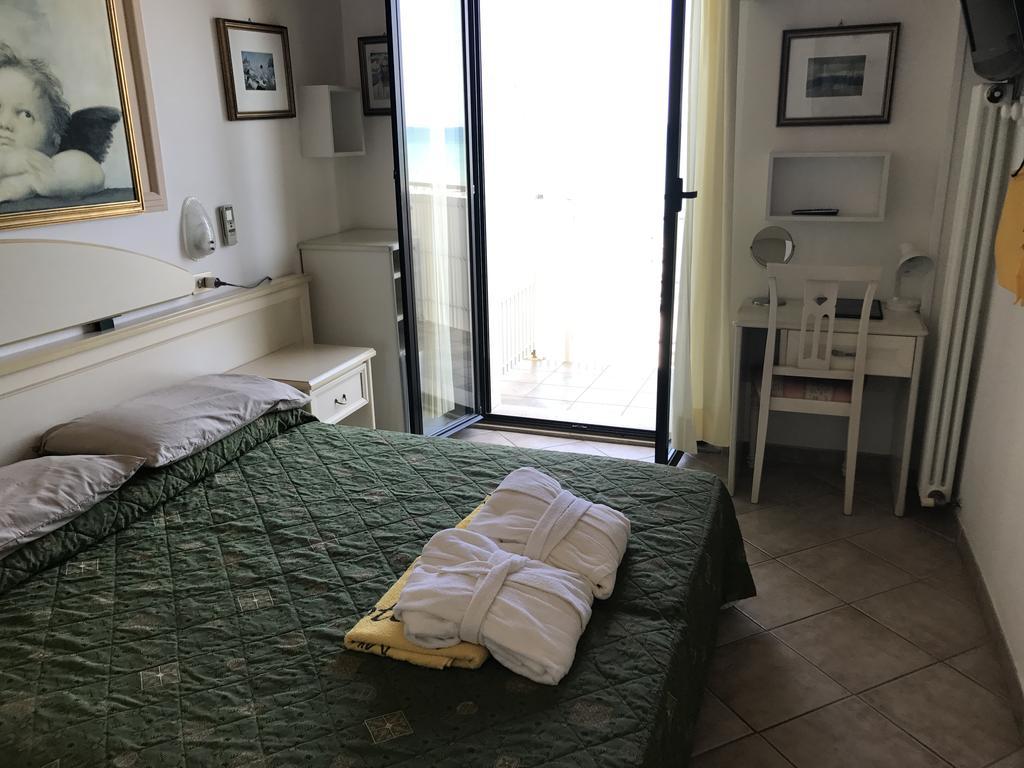 Hotel Byron Milano Marittima Zewnętrze zdjęcie