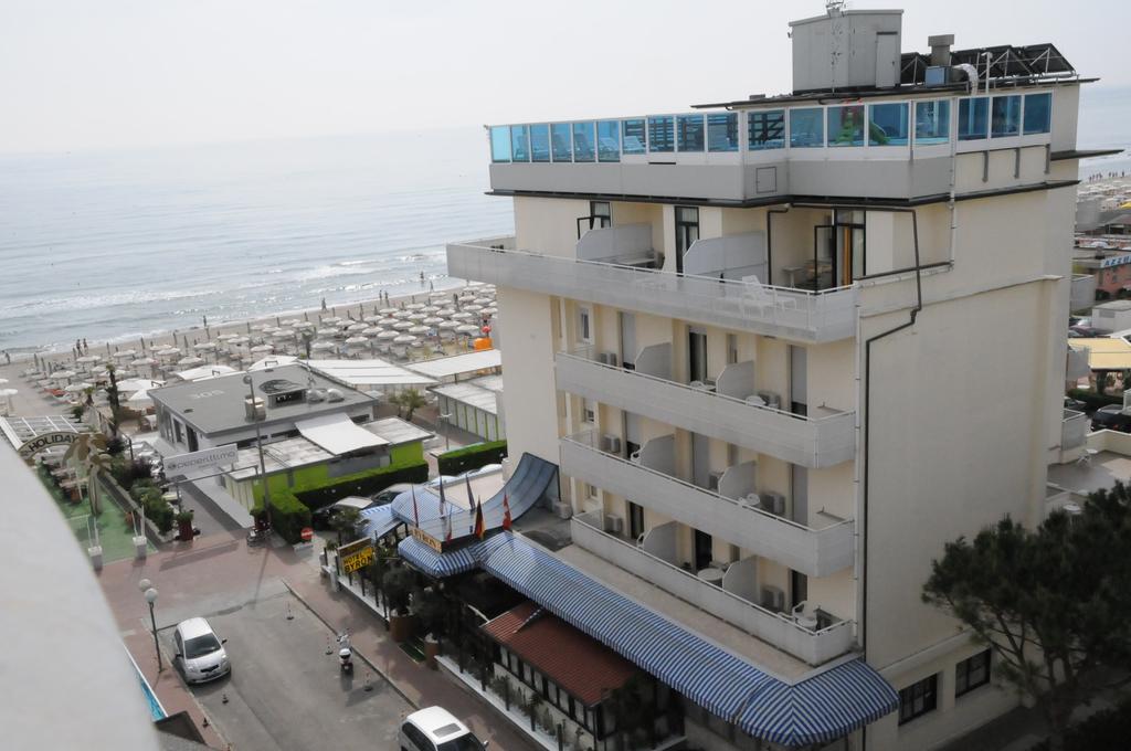 Hotel Byron Milano Marittima Zewnętrze zdjęcie