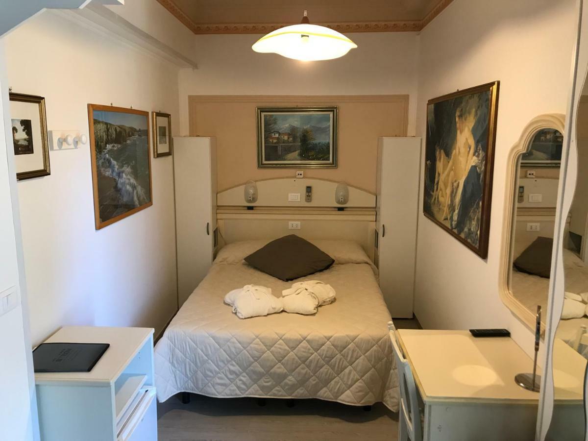 Hotel Byron Milano Marittima Zewnętrze zdjęcie