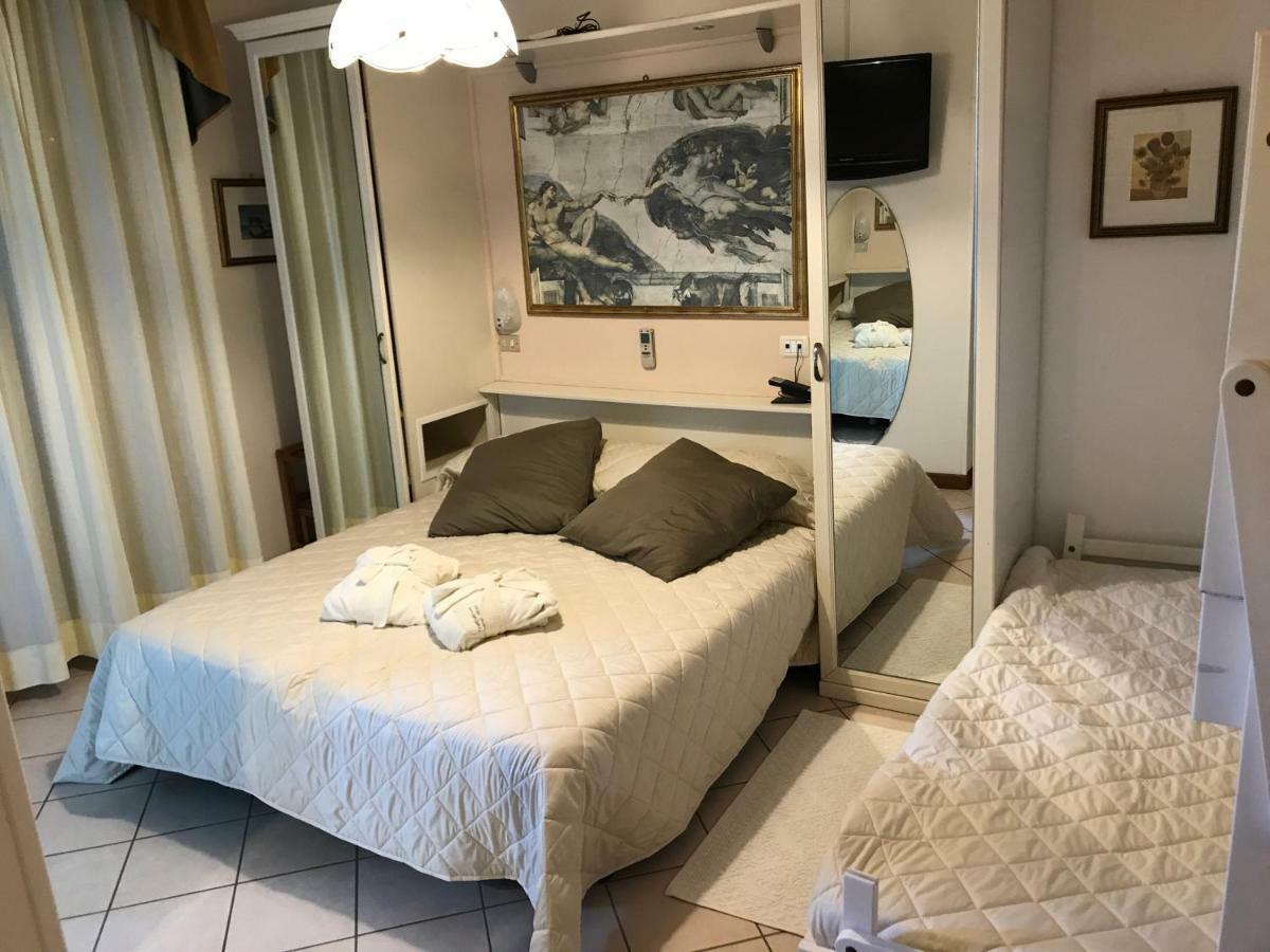 Hotel Byron Milano Marittima Zewnętrze zdjęcie