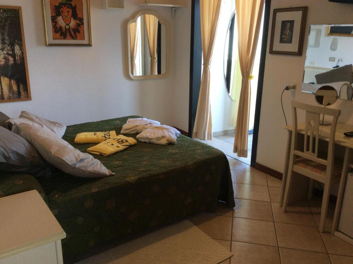 Hotel Byron Milano Marittima Zewnętrze zdjęcie