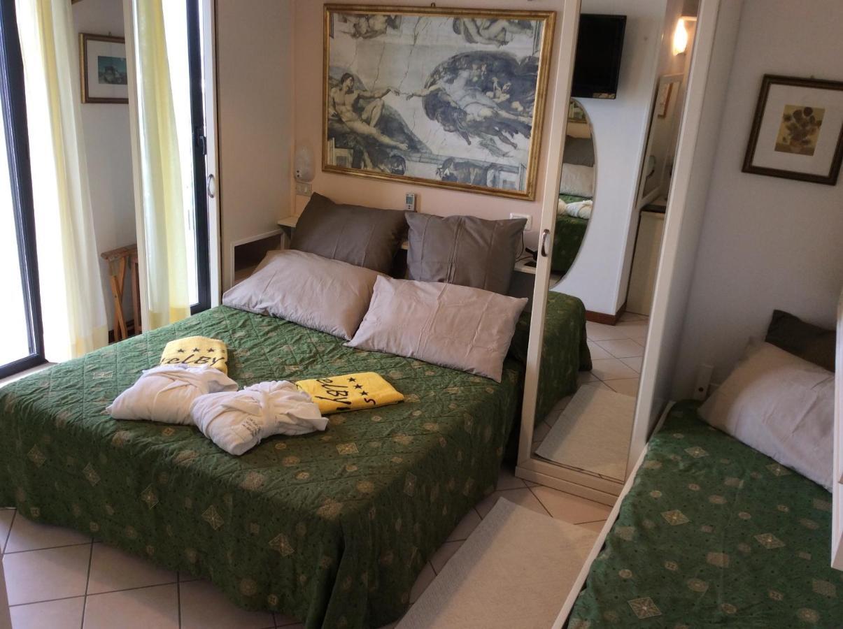 Hotel Byron Milano Marittima Zewnętrze zdjęcie