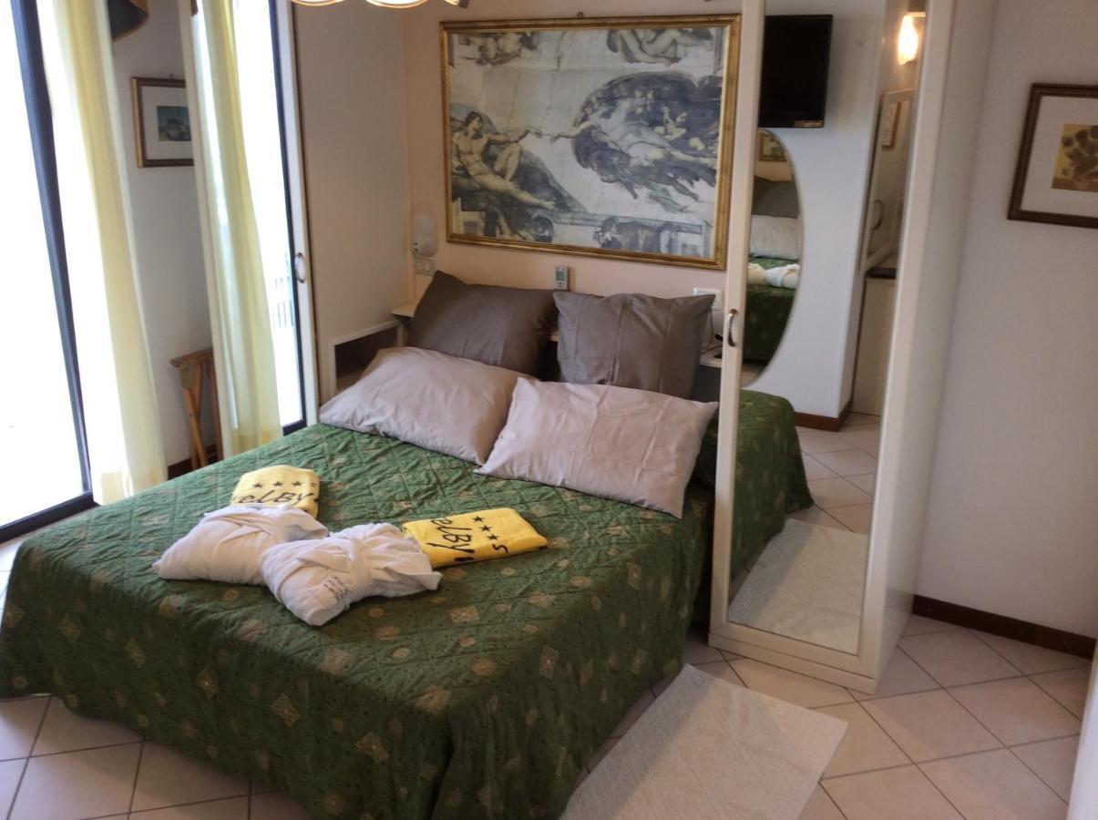 Hotel Byron Milano Marittima Zewnętrze zdjęcie